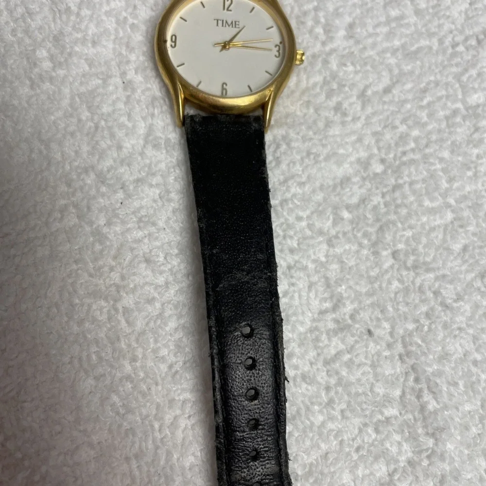 Vintage Mens Time Dressy Gold Tone Black Leather Strap Analog Quartz Watch #7